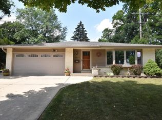 5121 S 19th St, Milwaukee, WI 53221
