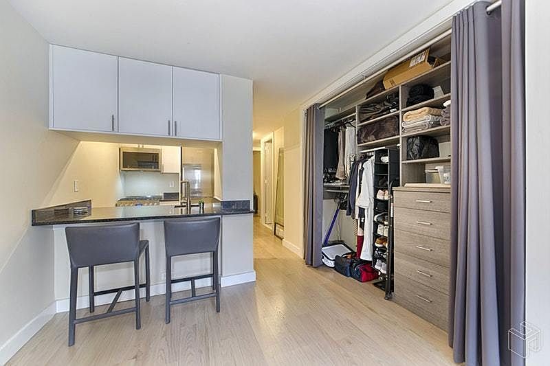 1st image of 350 W 50th St APT 3HH