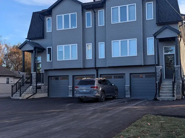 9 Biscayne Blvd Floor 2, Georgina, ON L4P 2R4