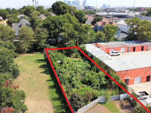 907 E 10th St, Dallas, TX 75203