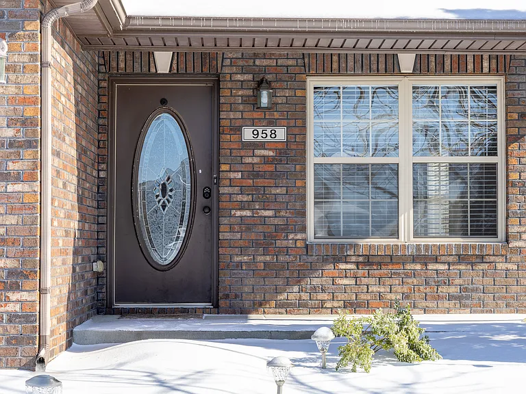 958 Culverson Ct — Photo 2