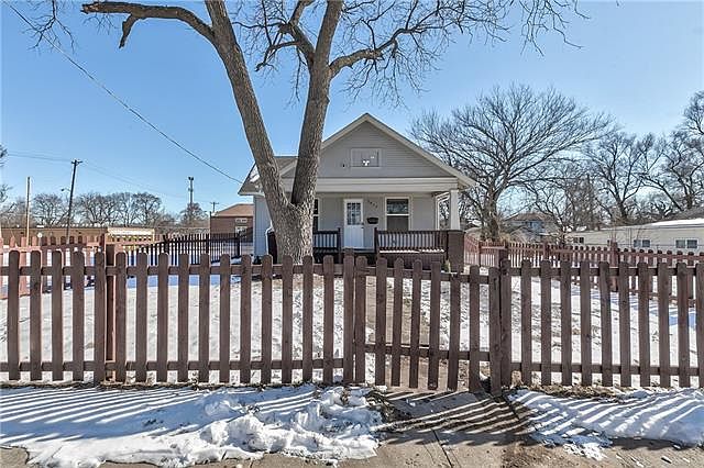 1st image of 2823 N 21st St