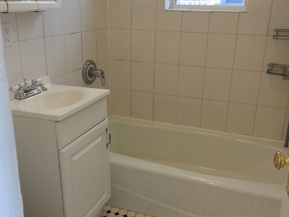 1st image of 2151 27th St APT C3
