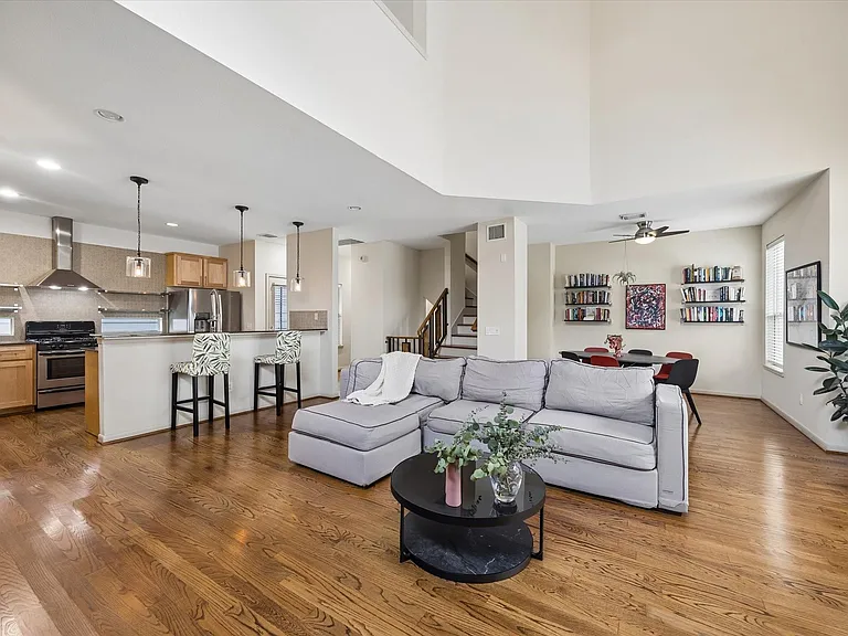 5218 Petty St #F — Photo 10