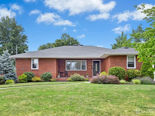 125 Minna Ave, Avenel, NJ 07001