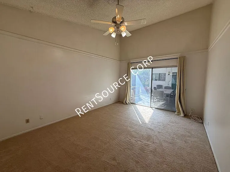 2522 Marcella St — Photo 18