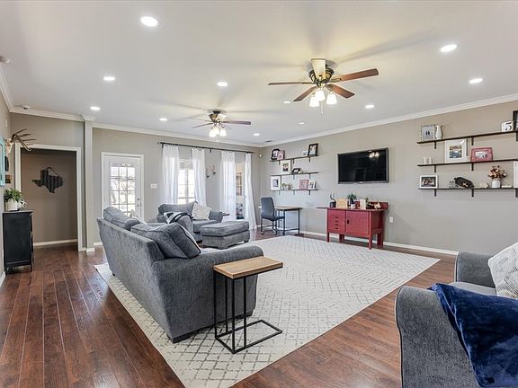 4th image of 4600 Lone Star Rd