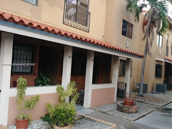 2740 W 62nd Pl APT 202, Hialeah, FL 33016