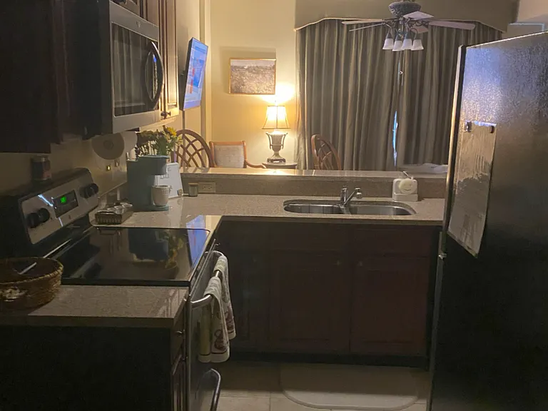 215 W College Ave #604 — Photo 9