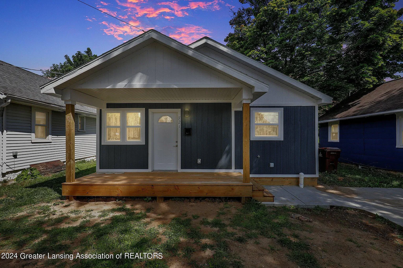 806 Randall St photo 1