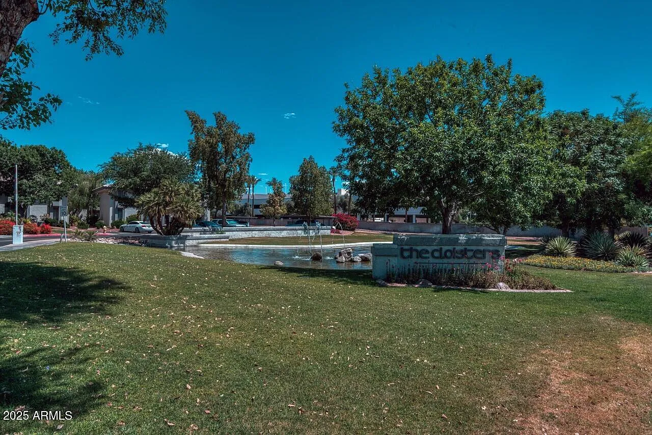 1 bed, 1.5 bath, 856 sqft, $2,195 — Photo 2
