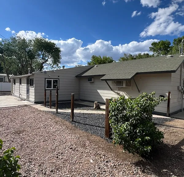 720 E Main St — Photo 3