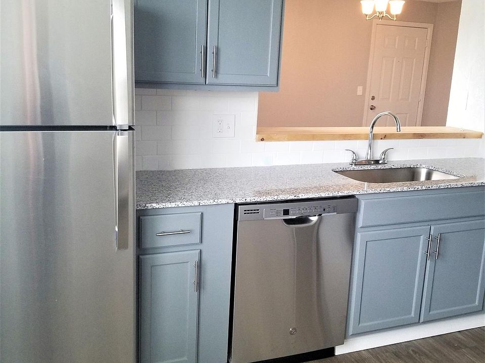 Kitchen with brand new appliances