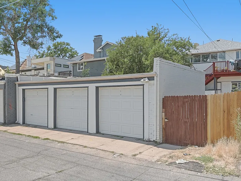 936 N Ogden St — Photo 24