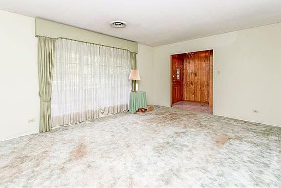 3rd image of 1643 Bateman Dr