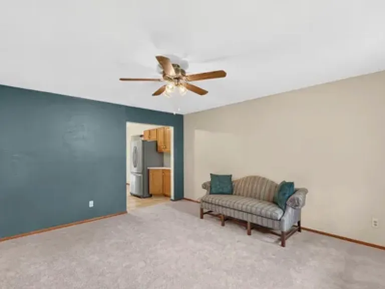 5920 Malden Ave — Photo 2