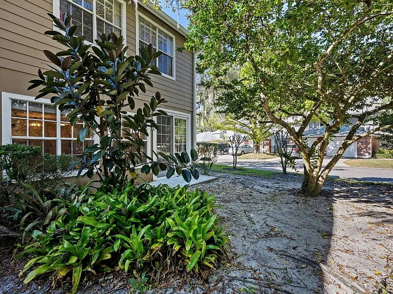 641 Maple Oak Cir #101 — Photo 21