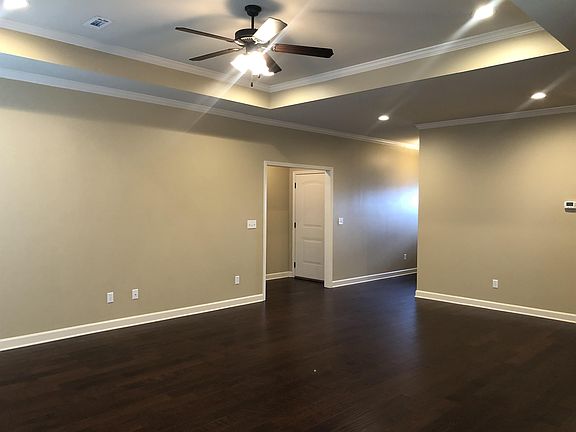 5th image of 41 Lawrence Dr