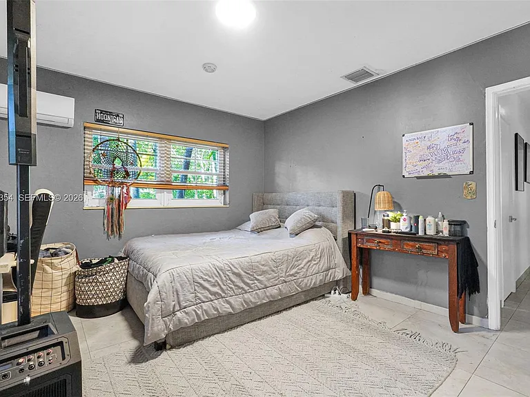 9325 NE 5th Ave — Photo 24