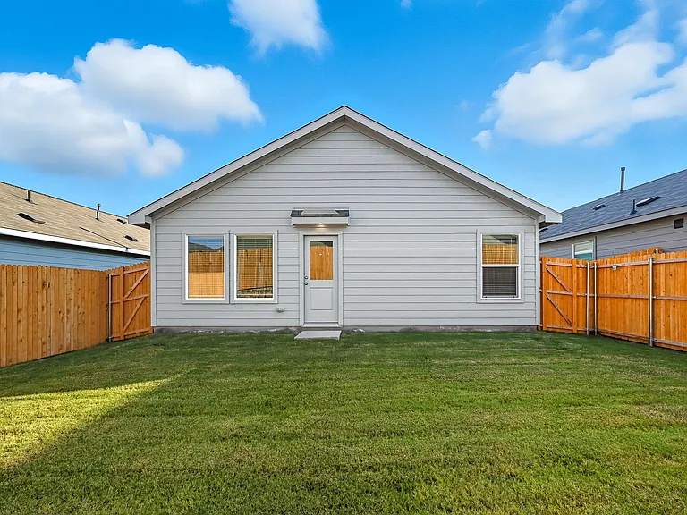 1013 Raintree Rd — Photo 15
