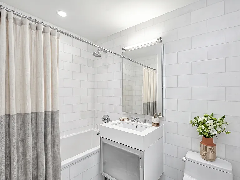 1113 York Ave #PHB — Photo 11