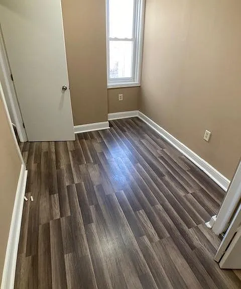 207 E Cambria St — Photo 48
