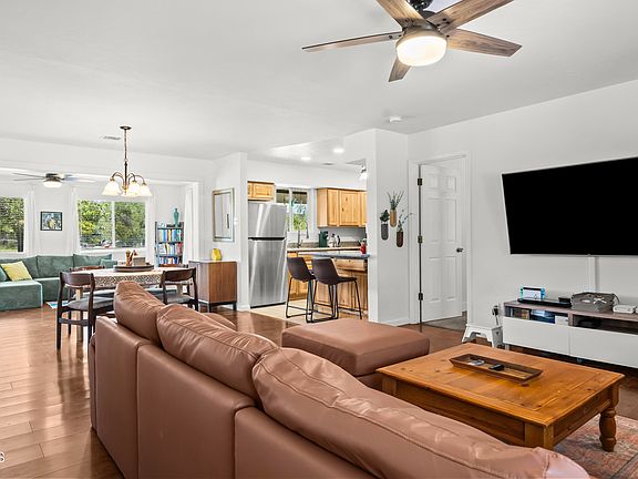 2nd image of 2510 N Hopi Ln