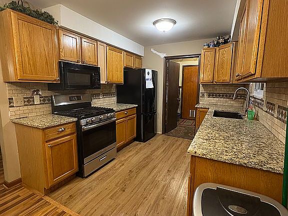 3rd image of 8419 Rhode Dr