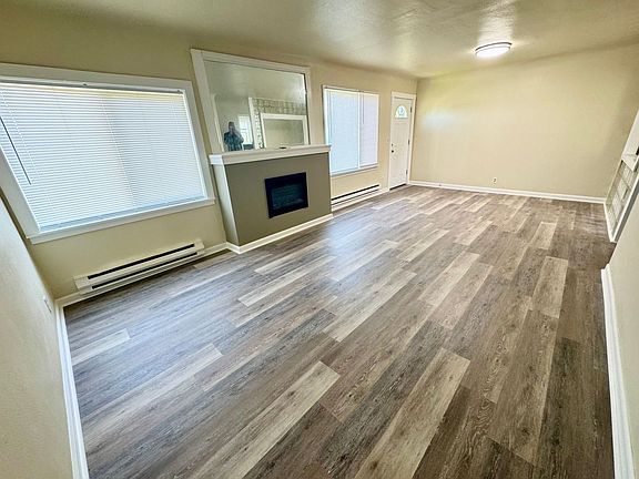 2nd image of 415 11th Street Pl APT 1