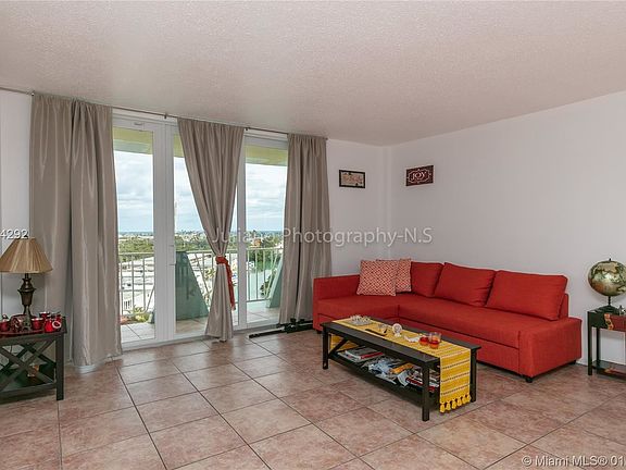 2nd image of 7133 Bay Dr APT 806