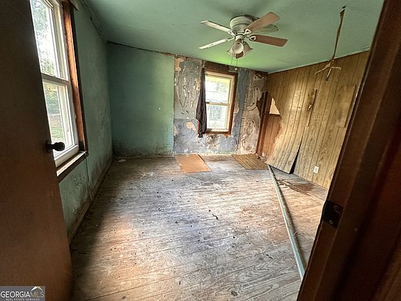 4th image of 3965 Pecan St