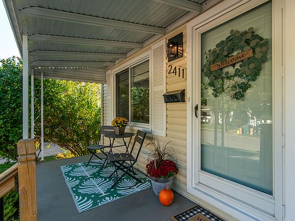 4th image of 2411 McDowell St