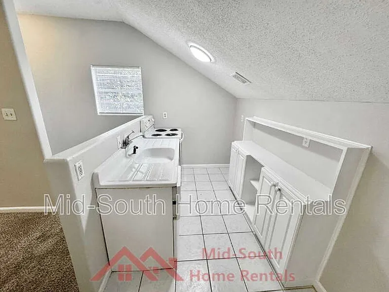 3569 Douglass Ave #3 — Photo 8