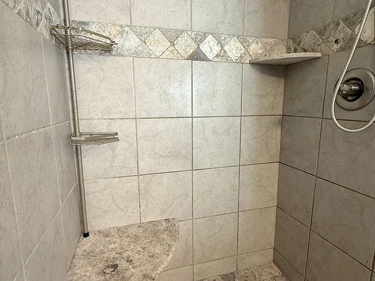 218 Woodgrove Dr NW — Photo 20