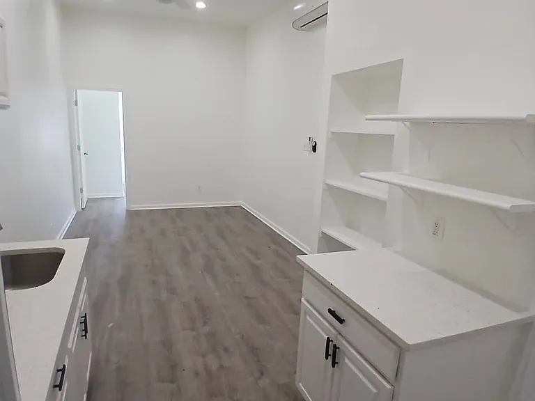 69 E Slocum St — Photo 30