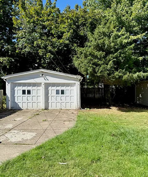 882 Keystone Dr — Photo 3