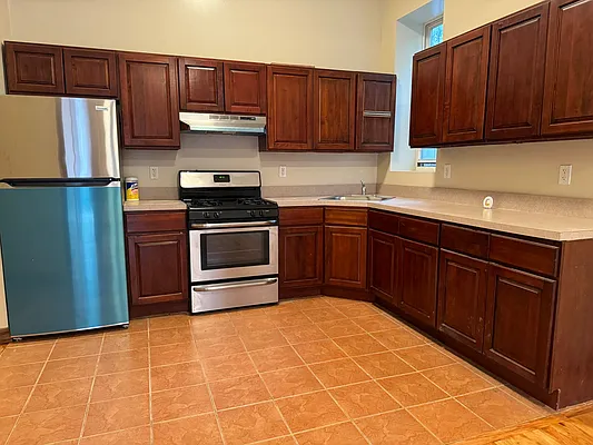 Rented by Capri Jet Realty Corp | media 3