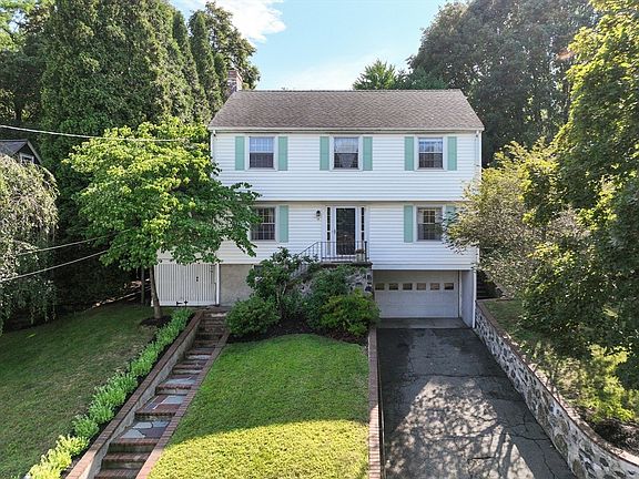 3rd image of 10 Radcliffe Rd