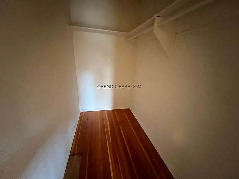 2 Bedroom 2 bath downtown apartment available now — Photo 13