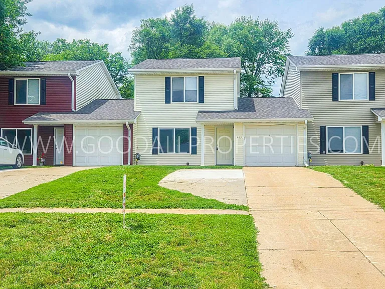 409 S Hazel St — Photo 1