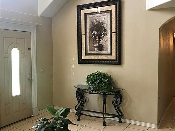 2nd image of 4900 Los Jardines Dr