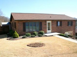 2160 Mocassin St, Kingsport, TN 37660
