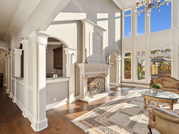 4th image of 1051 Oakmont Ct