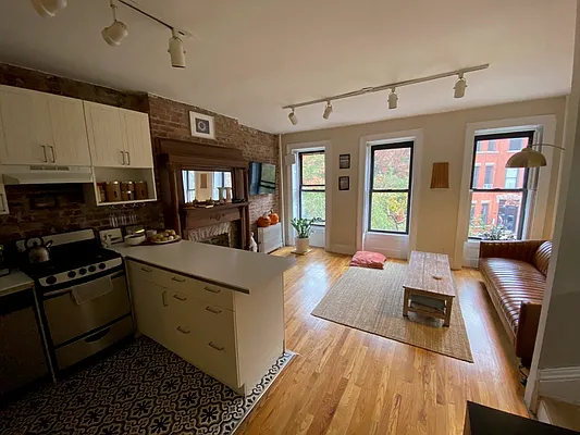 Rented by Douglas Elliman | media 16