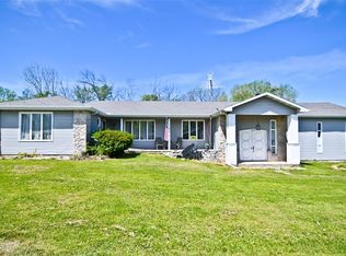 305 S Commerce St, Crane, MO 65633