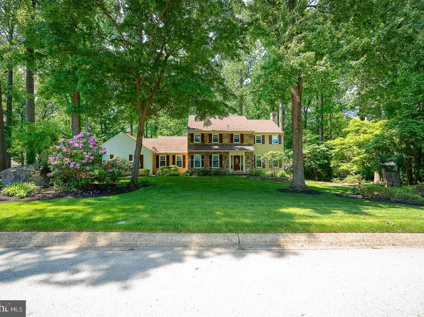 3303 Greene Countrie Dr, Newtown Square, PA 19073