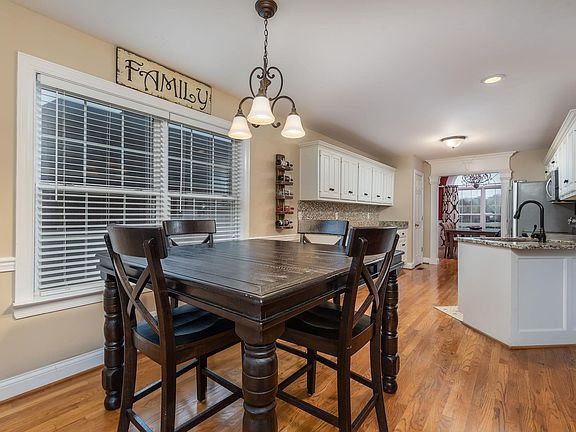 5th image of 223 Sayre Ln