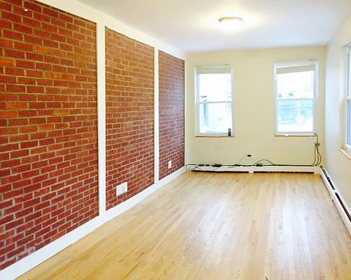 Rented by Halvatzis Realty | media 2