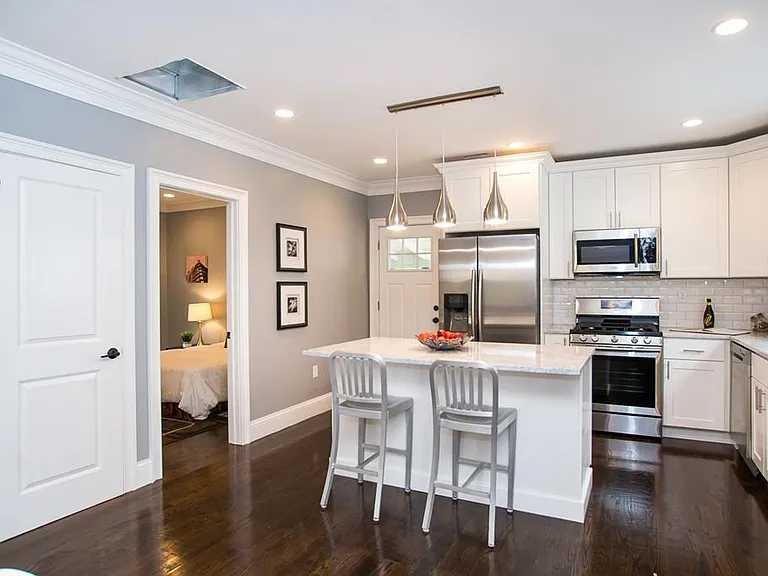31 Grant St #2 — Photo 3