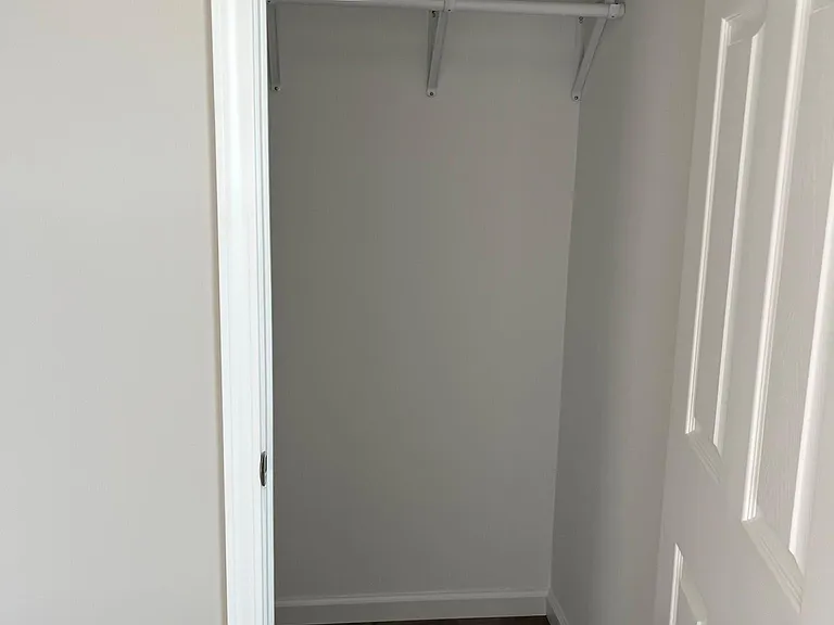 105 Regency Ct #B — Photo 5